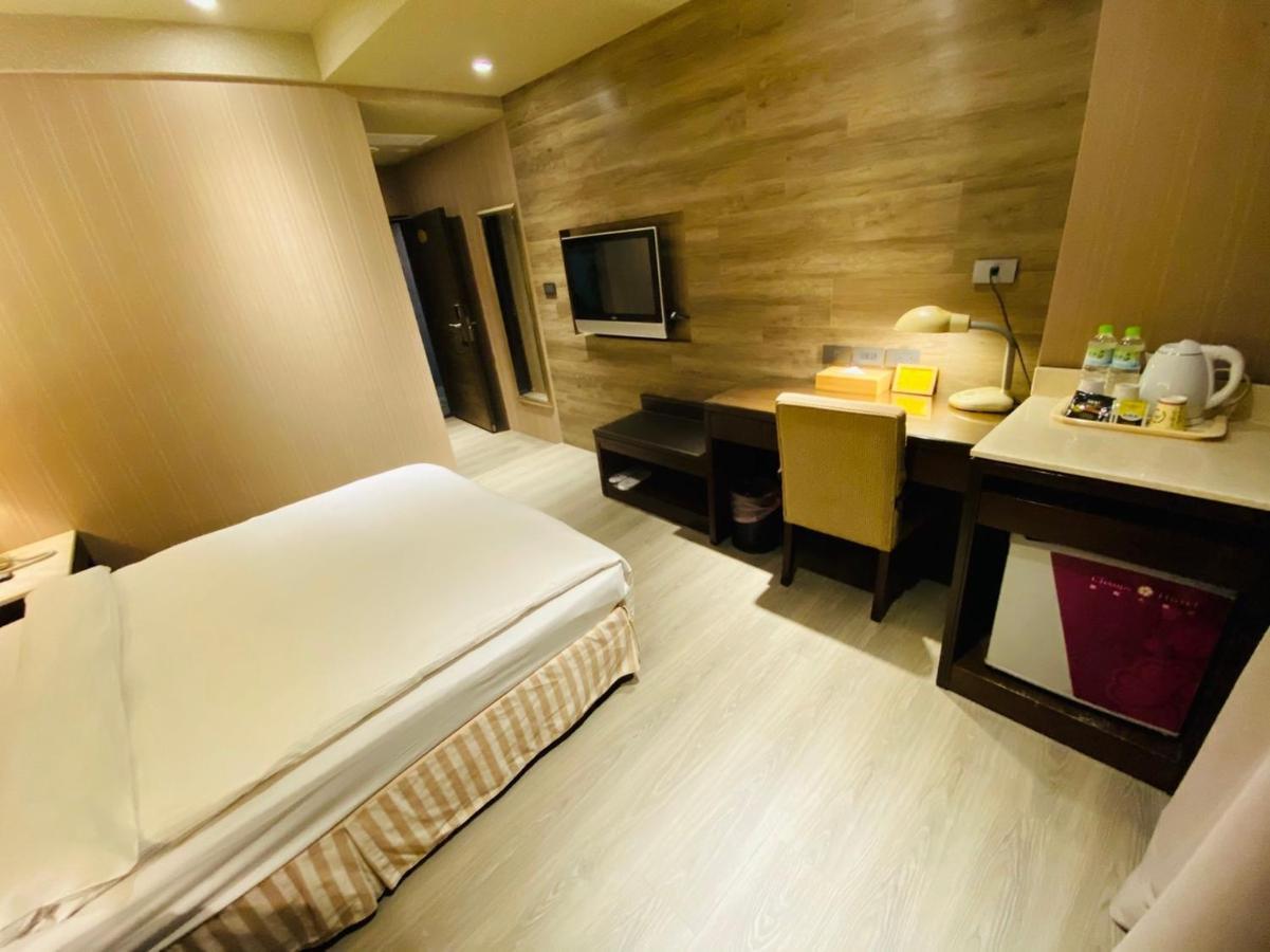 טאיצ'ונג Dlinn Hotel מראה חיצוני תמונה